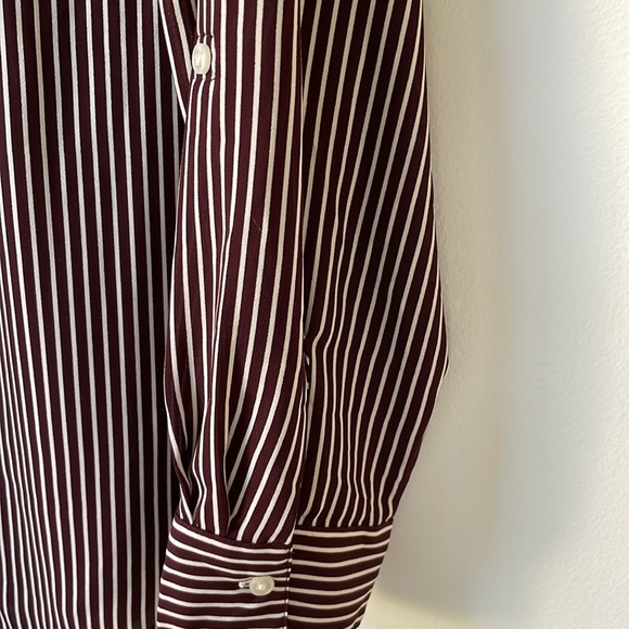 Ann Taylor factory size M 💯 polyester rust color striped blouse - Picture 3 of 8